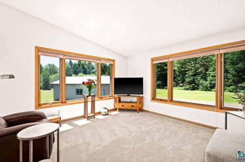 5260 Samuelson Rd, Duluth MN 55811-9789 exterior