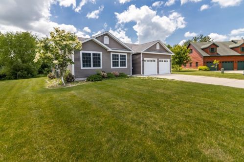 517 Carrington Ln, Valpo, IN 46385-7065