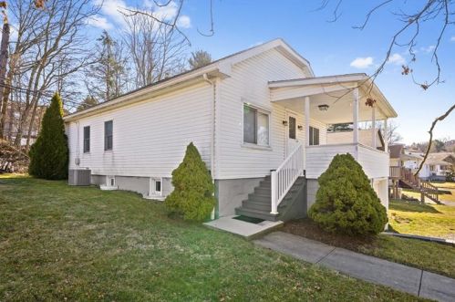 122 Jones Dr, Canonsburg, PA 15317-2920
