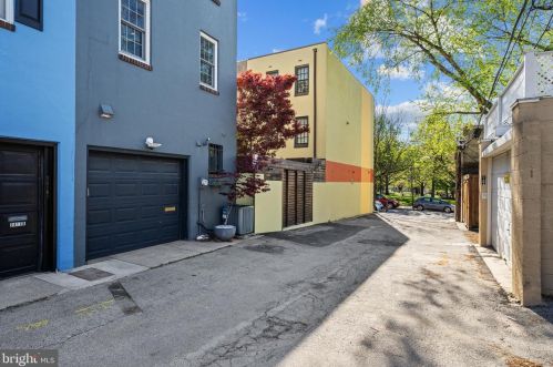 2411 Delancey St, Philadelphia PA  19103-6455 exterior