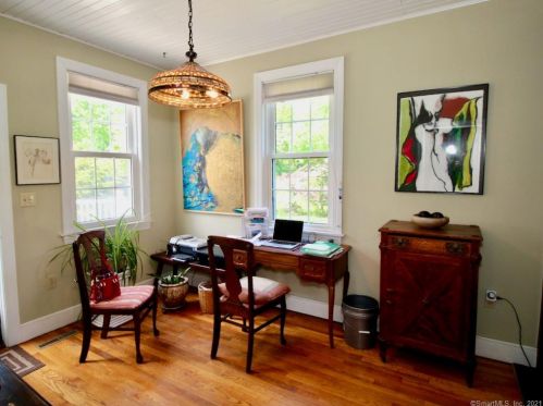 310 Main St, Wallingford CT  06492-2232 exterior