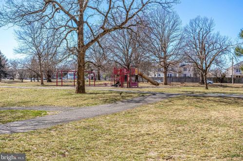 5575 Seminary Rd, Falls Church VA  22041-3553 exterior