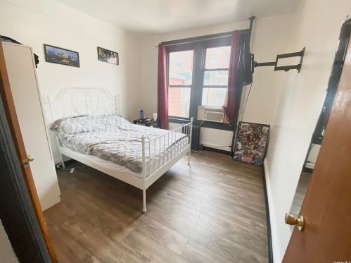 30-94 48th St, Long Island City NY  11105-1232 exterior