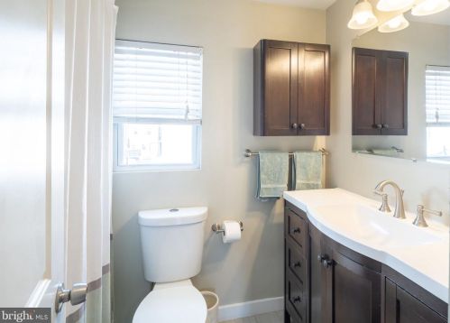 1613 Manton St, Philadelphia PA  19146-3029 exterior