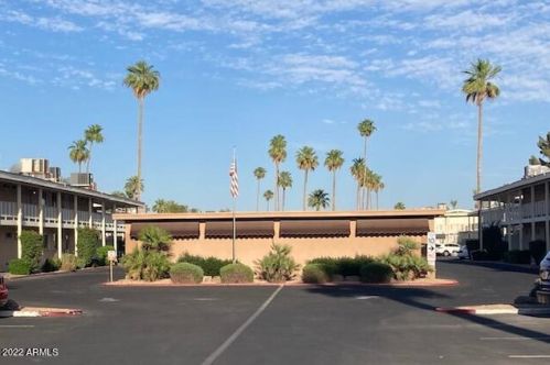 10822 Fairway Ct, Sun City, AZ 85351-4112