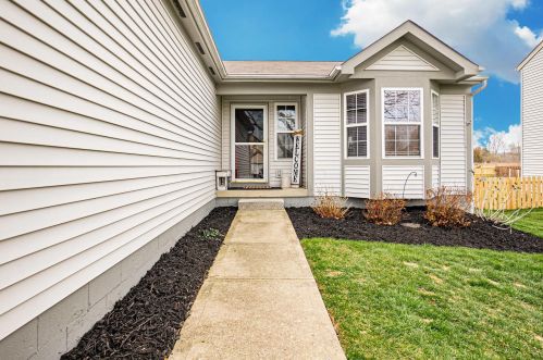 37 Purple Finch Loop, Pataskala, OH 43062-8946