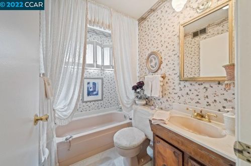 975 Kilkenny Way, Pinole CA  94564-2717 exterior