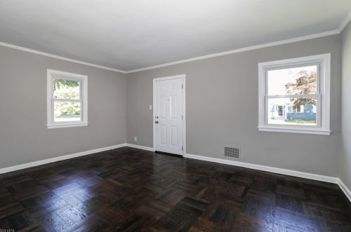71 James Ave, Clark NJ  07066-1212 exterior