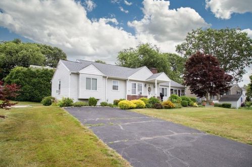 120 Treasure Rd, South Kingstown RI  02882-2119 exterior