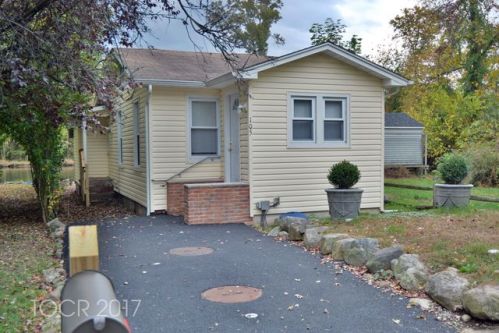 105 Lakeview Ter, Oakland, NJ 07436-1240