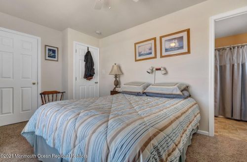 271 Kearney Ave, Pelican Island NJ  08751-1822 exterior