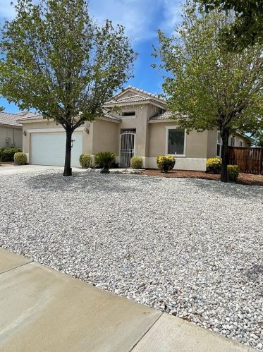 14920 Abbotsford Ln, Victorville, CA 92394-0838