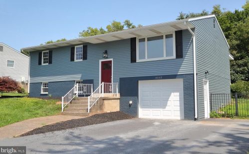 8042 Jefferson St, Hummelstown PA  17036-9319 exterior