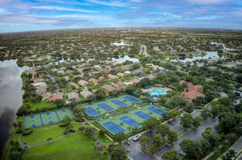 1260 144th Ave, Hollywood FL  33028-2921 exterior