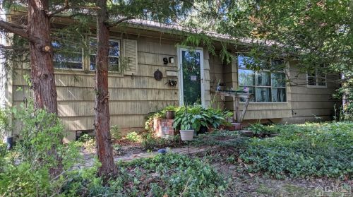 9 Richard Rd, East Brunswick, NJ 08816-3655