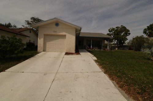10612 Salamanca Dr, Port Richey, FL 34668-3040