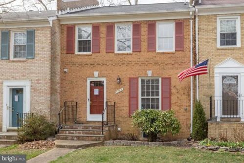 5282 Bradgen Ct, Springfield, VA 22151-3524