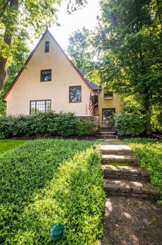 1322 Delta Ave, Cincinnati, OH 45208-2418