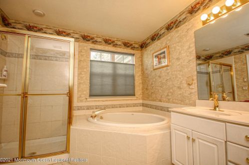 27 Valley Stream Ln, Lakewood NJ  08701-5746 exterior