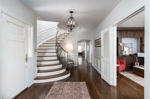 4720 Lake Dr, Milwaukee, WI 53211-1256