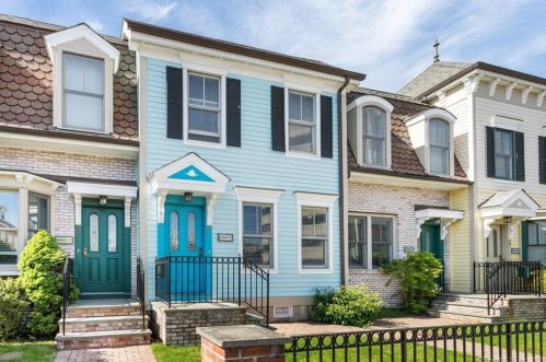 17 Dolsen Pl, Stamford CT  06901-1106 exterior