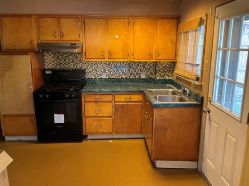 1806 Powers St, Mckeesport PA  15132-5149 exterior