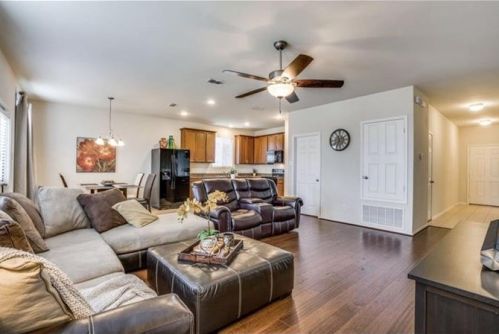 1812 Megan Creek Dr, Oak Point TX  75068-4983 exterior