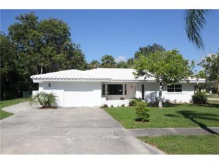 2527 Mooring Ln, Sarasota, FL 34231-8029