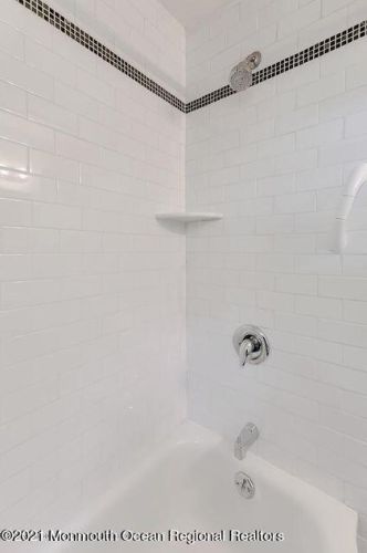 71 Manor Dr, Tinton Falls NJ  07712-2568 exterior