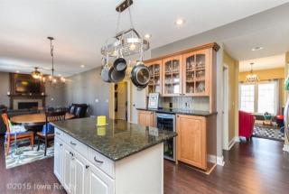 4106 127th St, Des Moines, IA 50323-2383