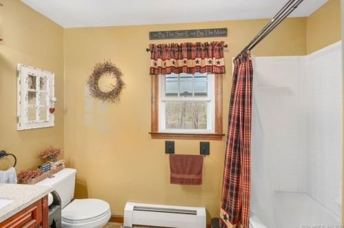 32 Elvira Hts, Putnam CT  06260-2500 exterior