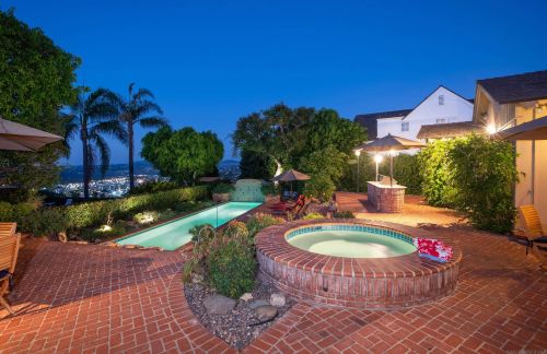 4210 Ridgeway Dr, San Diego, CA 92116-2049