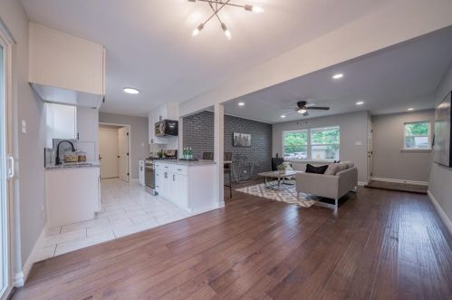 1606 Wisteria Way, Richardson TX  75080-3115 exterior