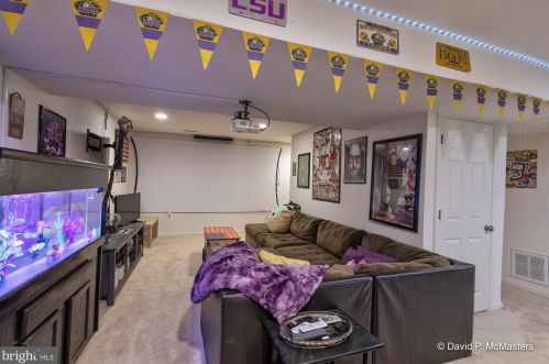 21 Trotting Way, Charles Town WV  25414-3308 exterior