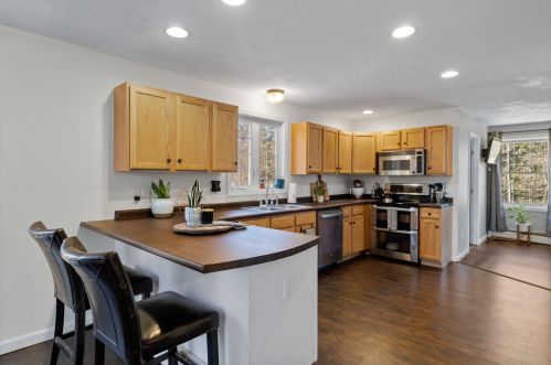 12 Byrne Rd, Northwood NH  03261-3239 exterior