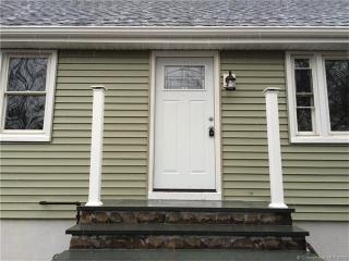 292 Roosevelt Ave, Stratford, CT 06615-6853