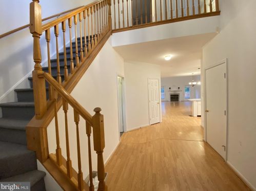 114 Shinn Cir, Wilmington, DE 19808-1114