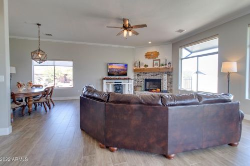 34212 10 St, Phoenix AZ 85085-9216 exterior