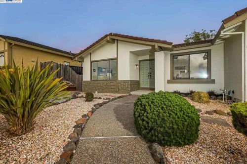 27191 Columbia Way, Hayward, CA 94542-2443