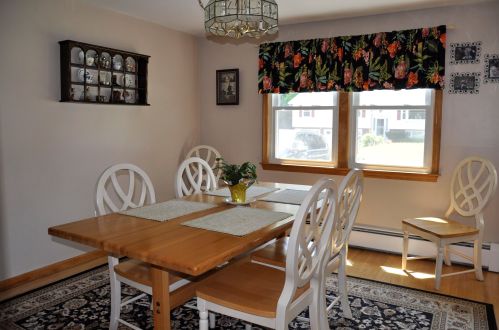 17 Biscayne Pkwy, Nashua NH 03064-1169 exterior