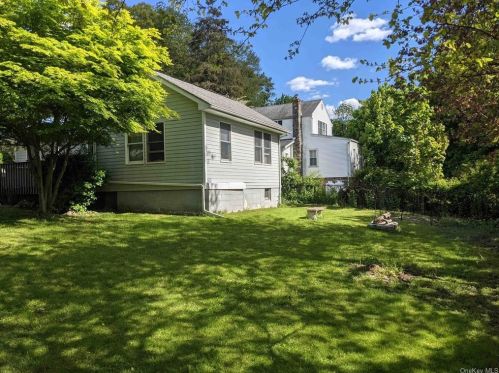 5 Forest Ln, Yorktown Hgts NY  10598-6507 exterior