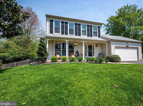 10841 Monticello Dr, Great Falls, VA 22066-4226
