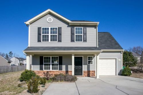 2213 Levisey Ln, Charlotte, NC 28269-4064