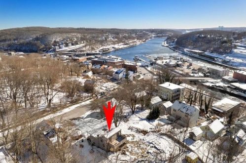 22 Fountain St, Norwich CT  06360-5008 exterior