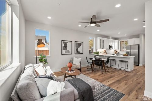 96 Calistoga Rd, Santa Rosa CA  95409-3702 exterior