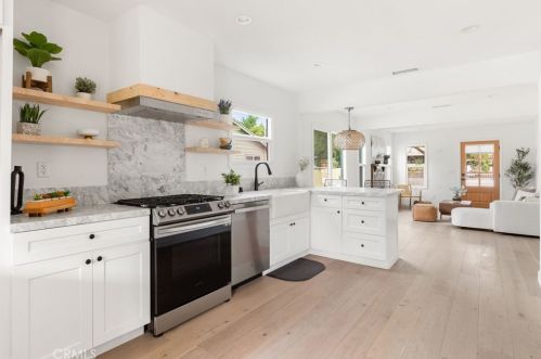 596 Mountain View St, Altadena CA  91001-4921 exterior