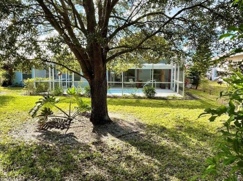 1011 4th Pl, Cape Coral FL  33990-1521 exterior