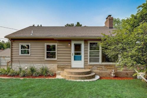 1637 Frost Ave, Saint Paul, MN 55109-4611