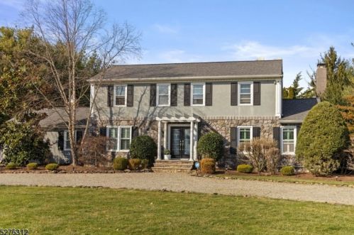 1024 Hillcrest Dr, Branchburg, NJ 08853-4152
