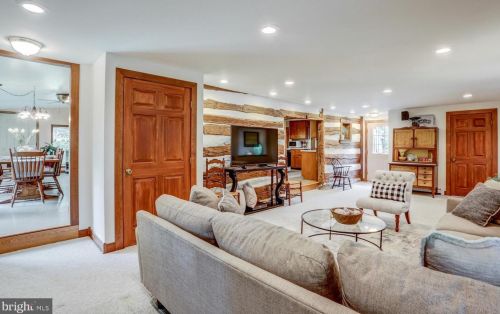 210 Hoernerstown Rd, Hummelstown PA  17036-9503 exterior